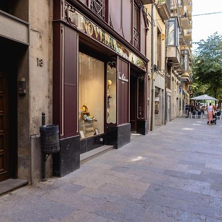 Bravissimo Les Rajoles, Unique 3-Bedroom Apartment Girona Exteriör bild